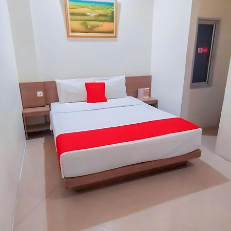 Hotel Domino Palembang Kültér fotó