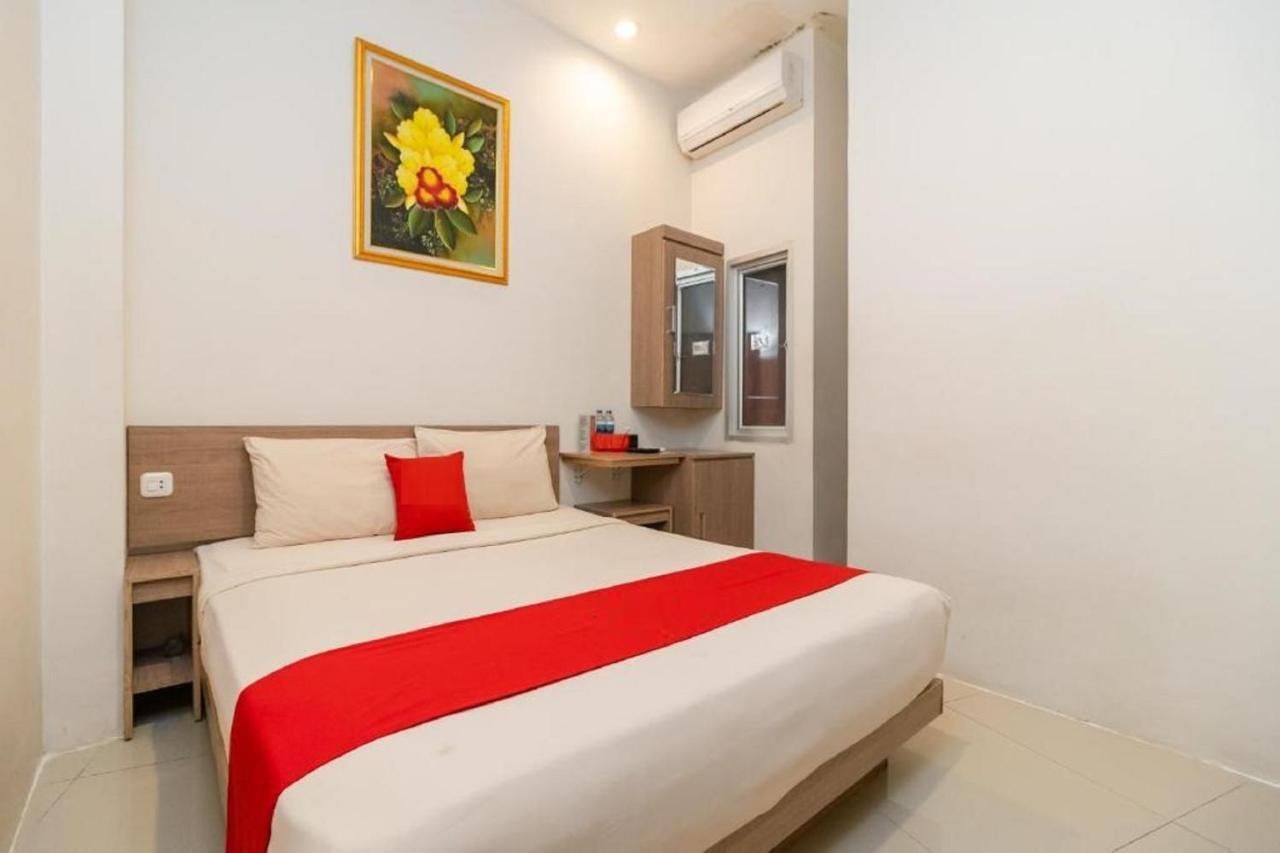 Hotel Domino Palembang Kültér fotó