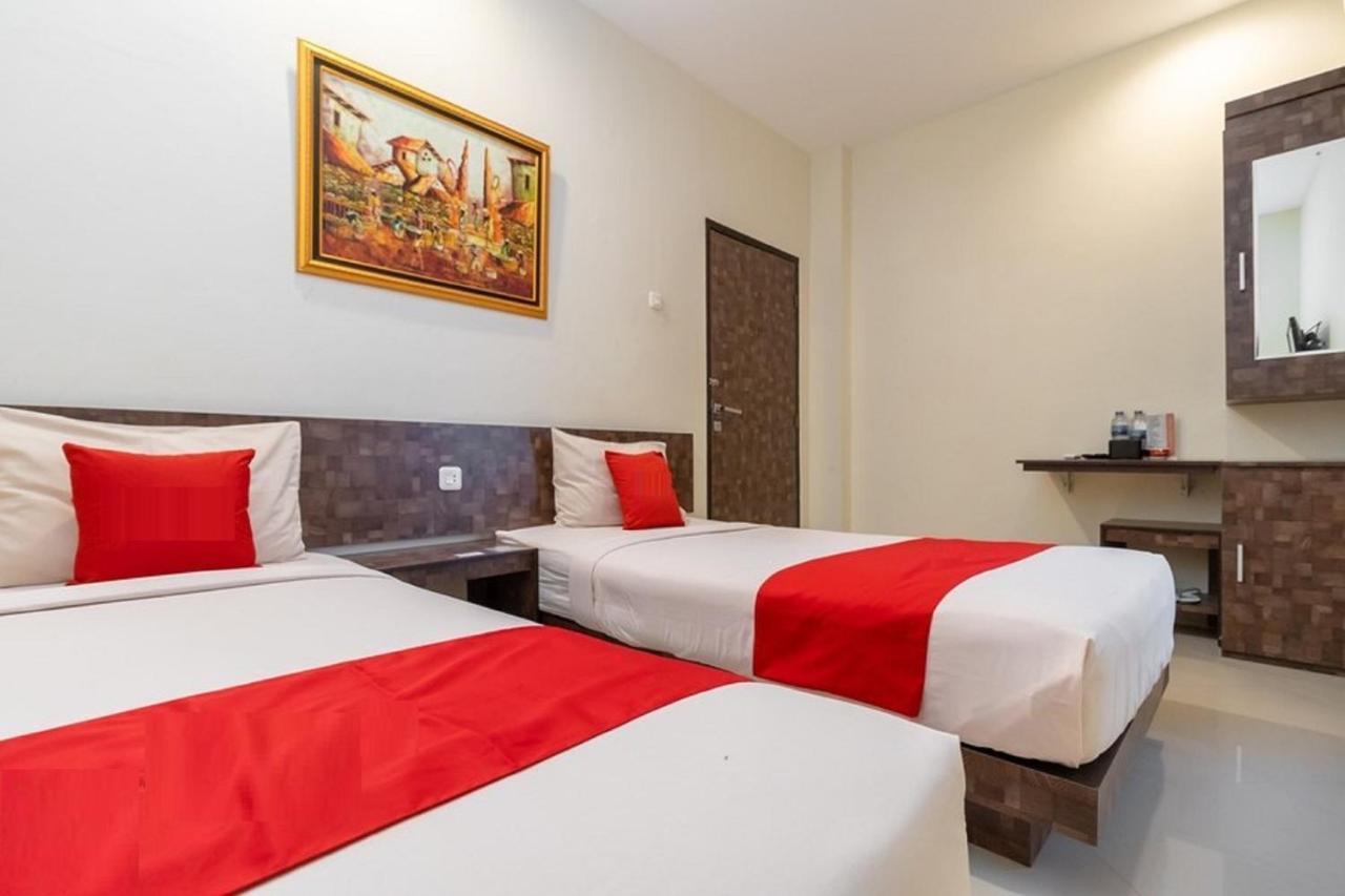 Hotel Domino Palembang Kültér fotó