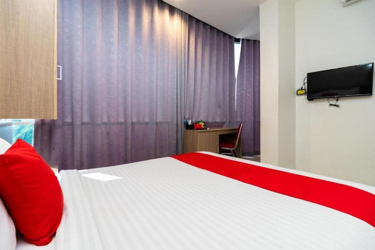 Hotel Domino Palembang Kültér fotó