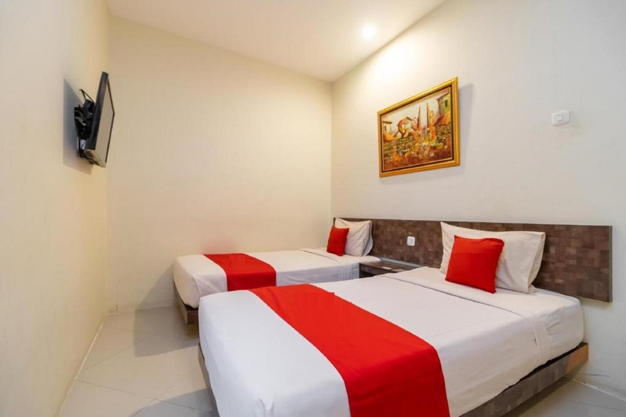 Hotel Domino Palembang Kültér fotó