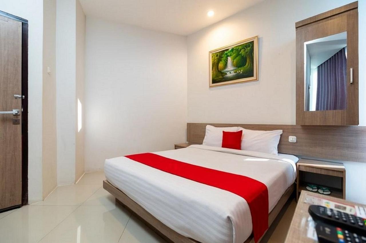 Hotel Domino Palembang Kültér fotó