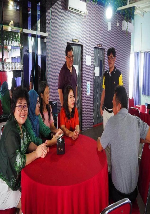 Hotel Domino Palembang Kültér fotó