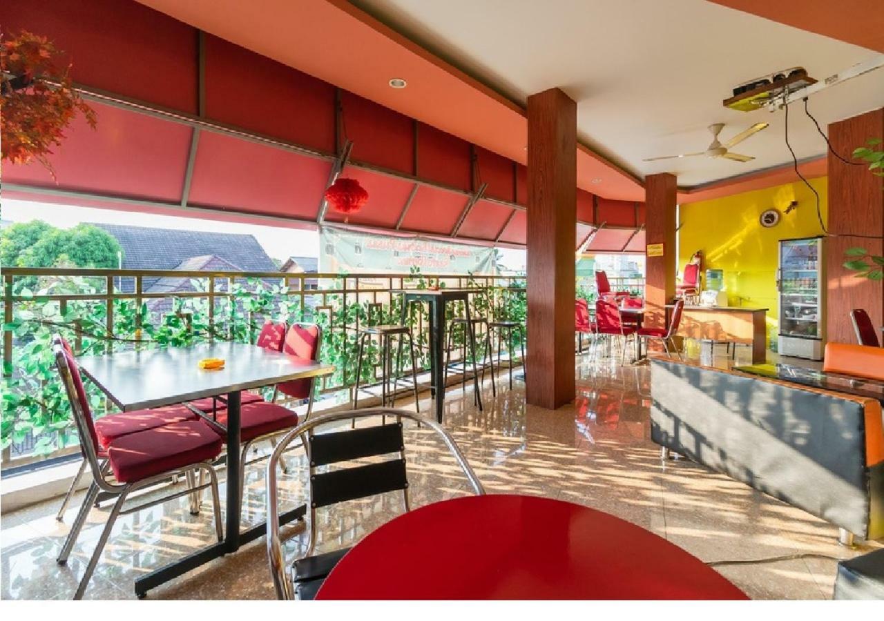 Hotel Domino Palembang Kültér fotó