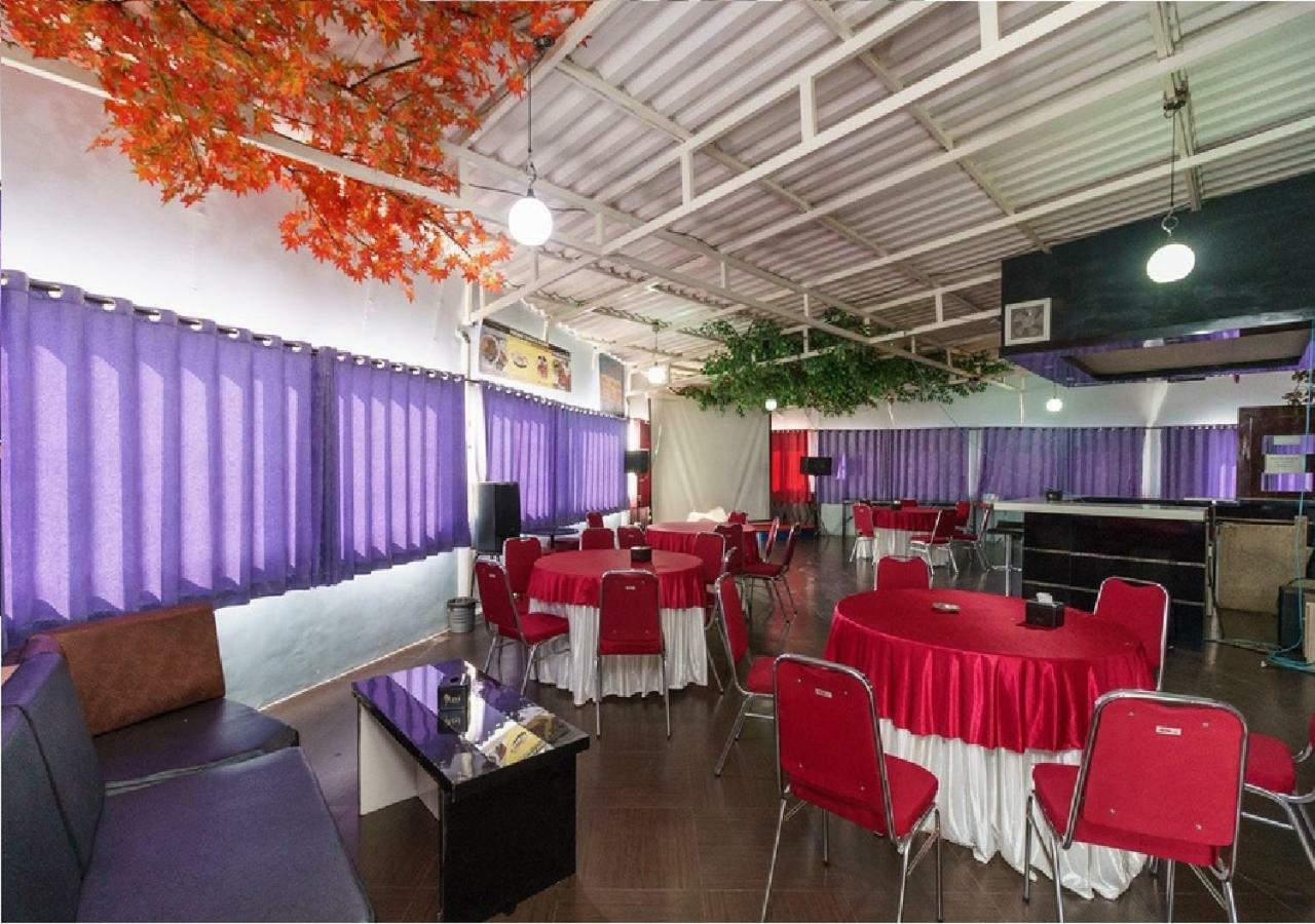 Hotel Domino Palembang Kültér fotó